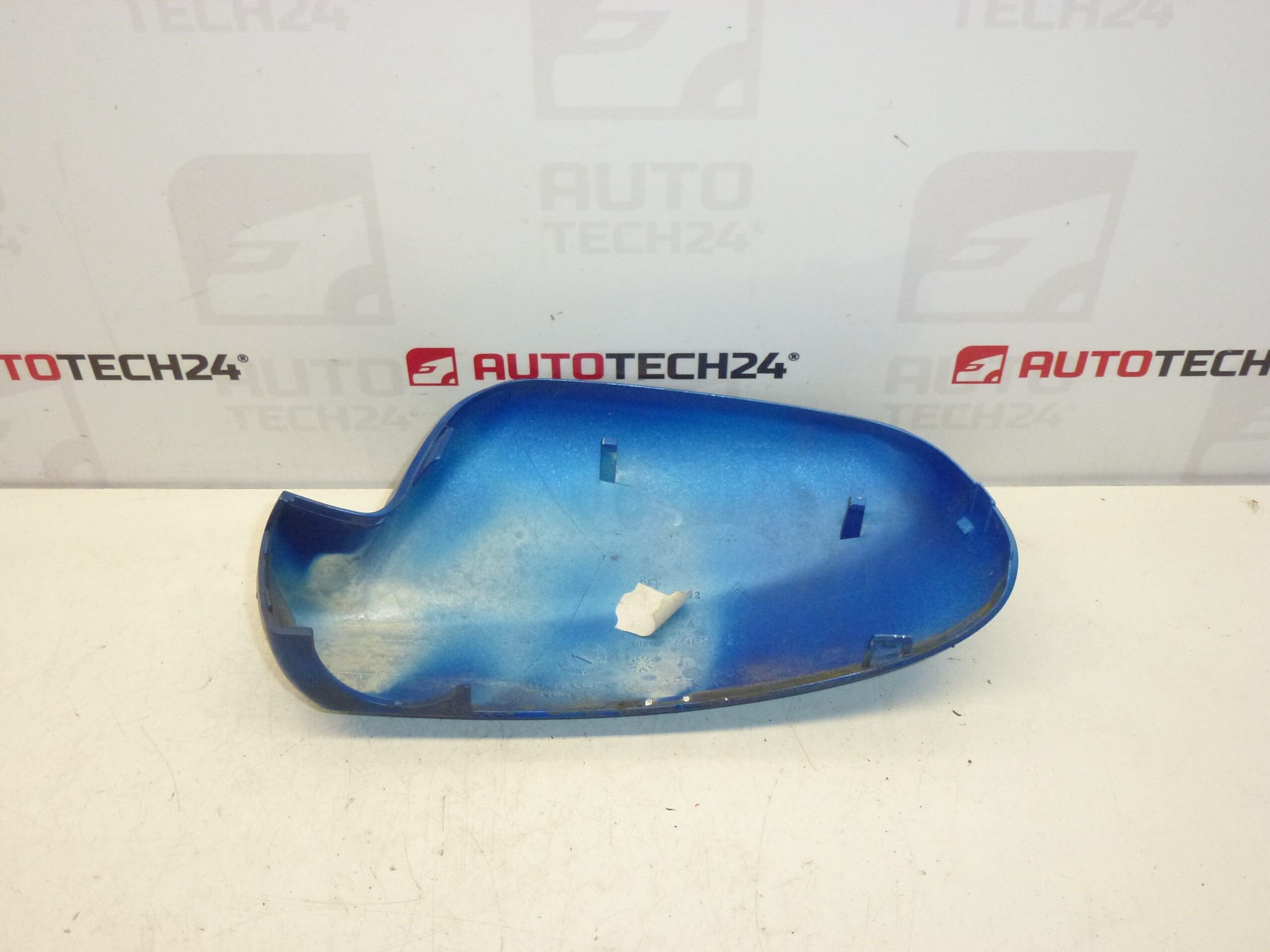 Coperchio per specchietto destro Peugeot (usato), colore KMFD, codice 815276 - immagine 2