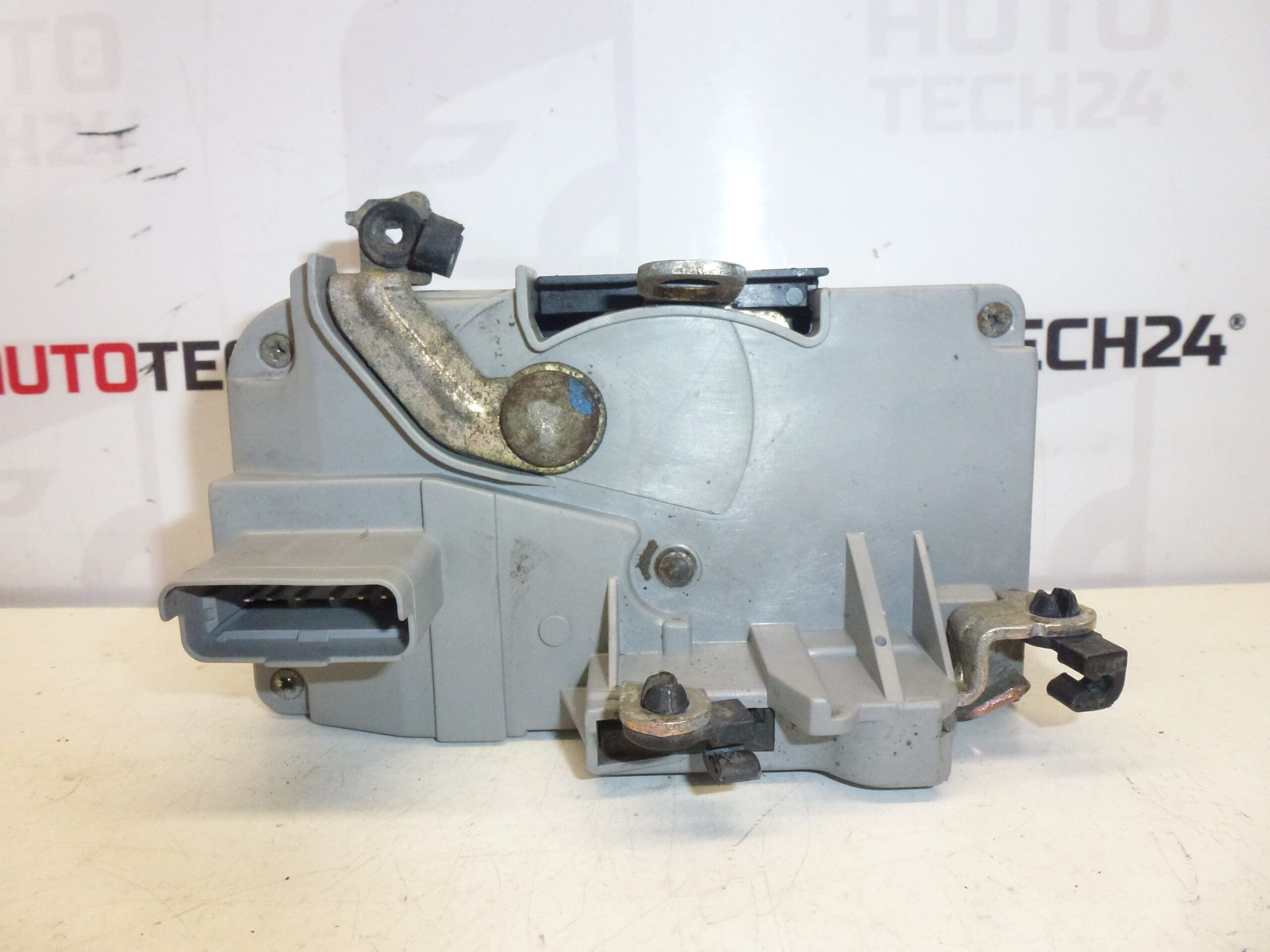 Blocco serratura porta anteriore sinistra Peugeot 206 con connettore ovale 9135H3 - immagine 2