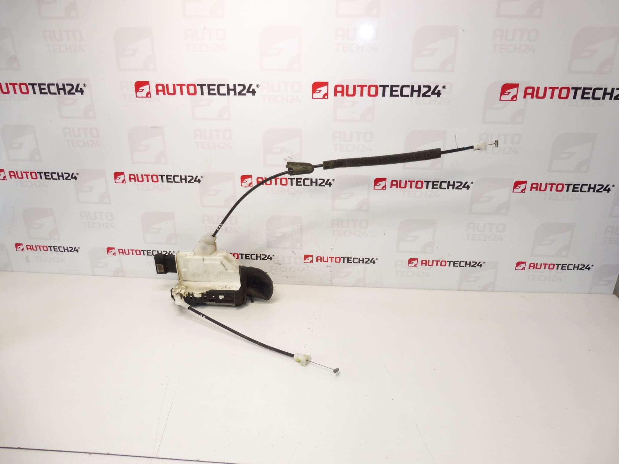 Autista serratura porta anteriore sinistra Peugeot 3008 5008 9800623180 9135HF