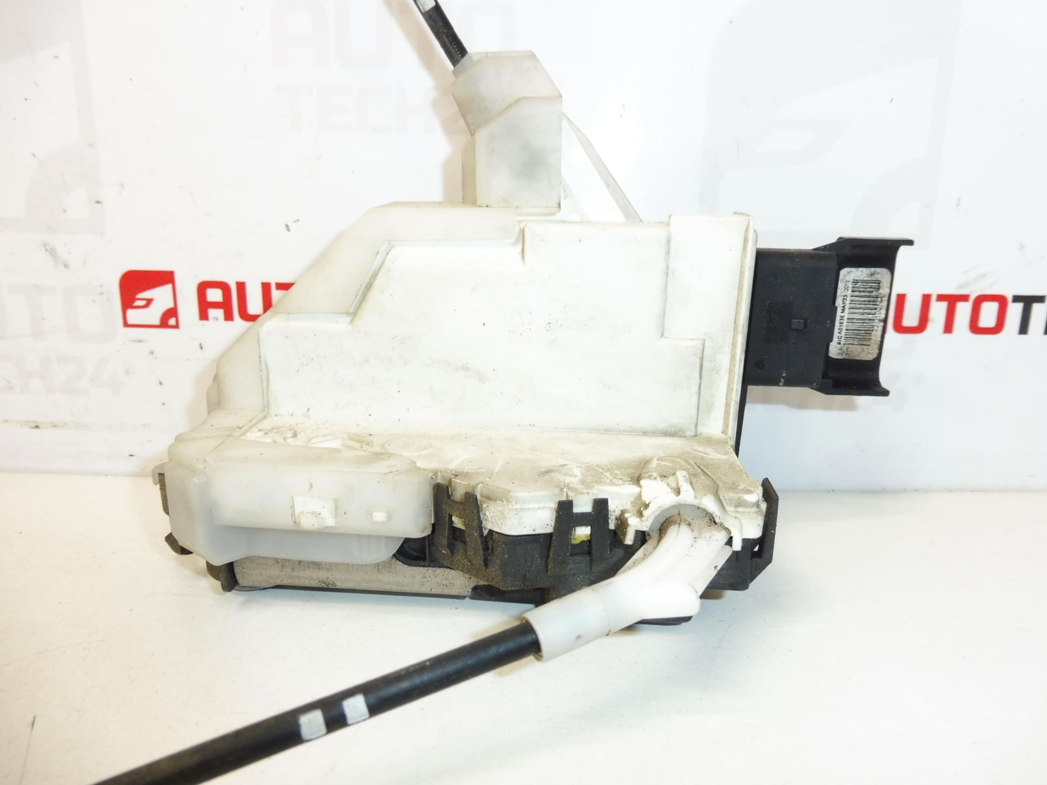 Serratura porta passeggero anteriore destra Peugeot 3008 5008 9800623080 9136GC - immagine 2