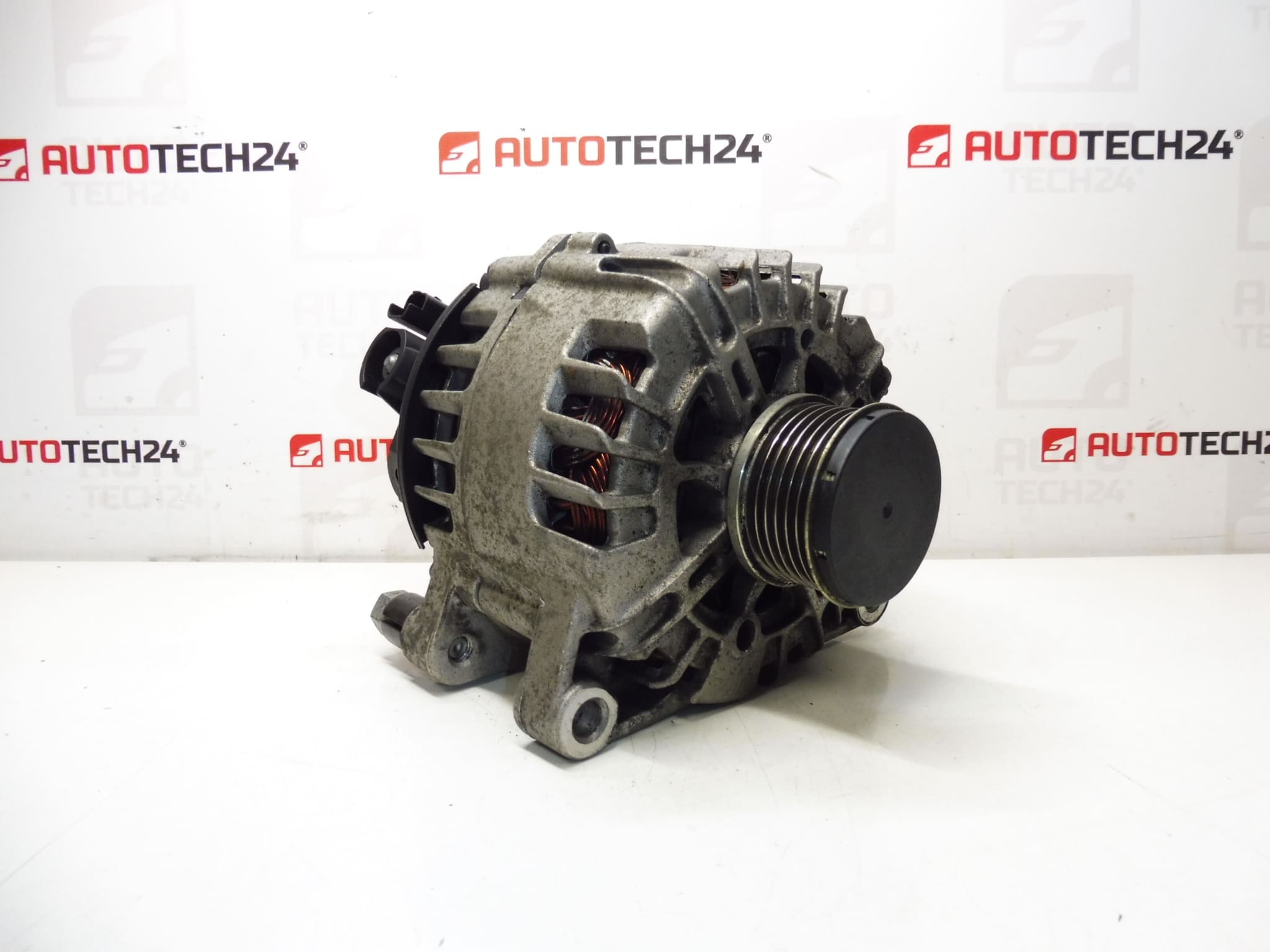 Alternatore Valeo CL15 64000 km Citroën Peugeot 1.6 e-HDI 9678048880 5705KV