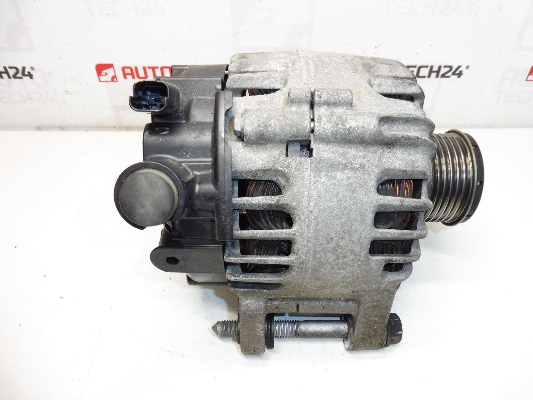Alternatore Valeo FG15T168 Citroën Peugeot 9826573480 - immagine 2