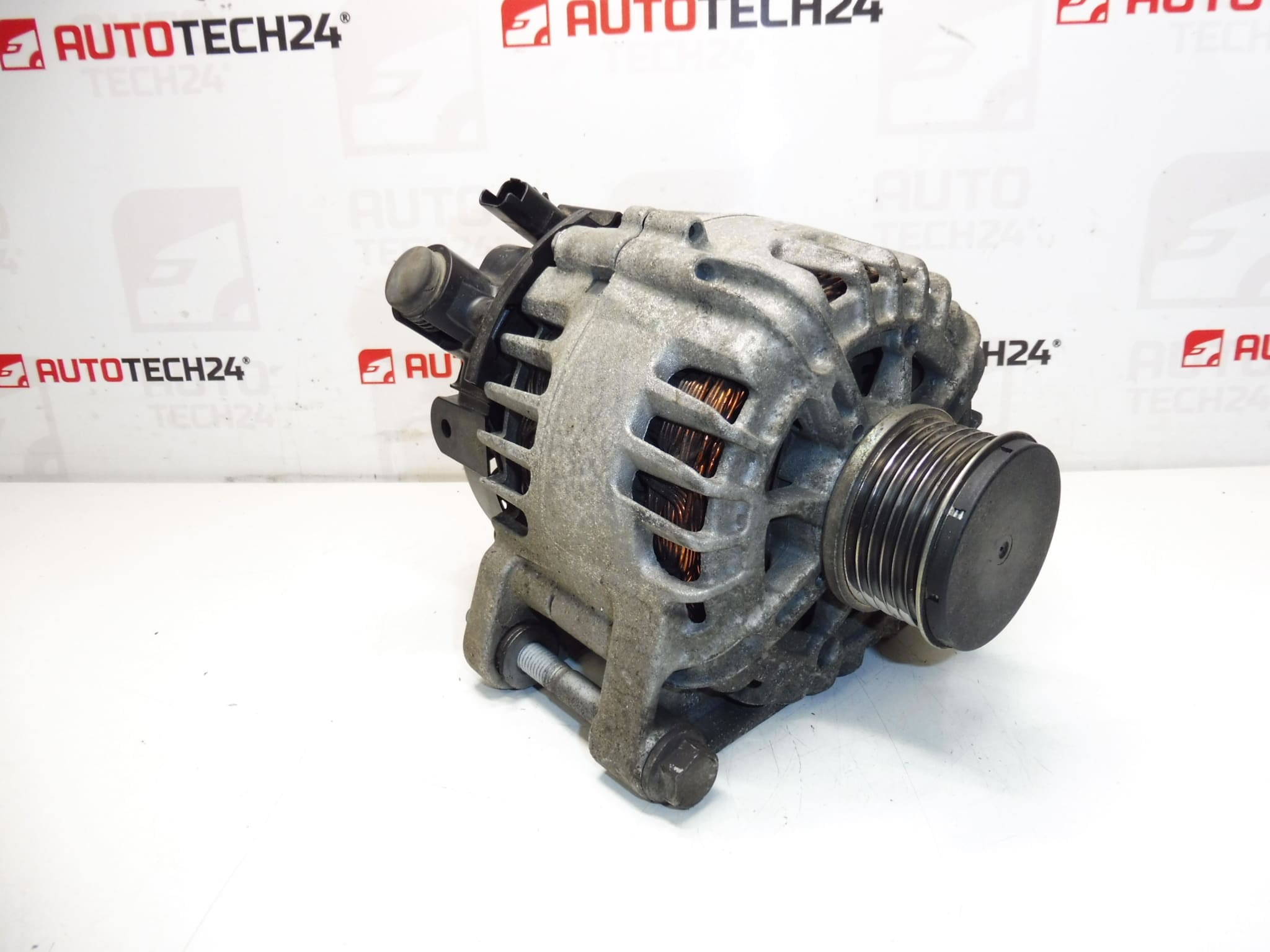Alternatore Valeo FG15T168 Citroën Peugeot 9826573480