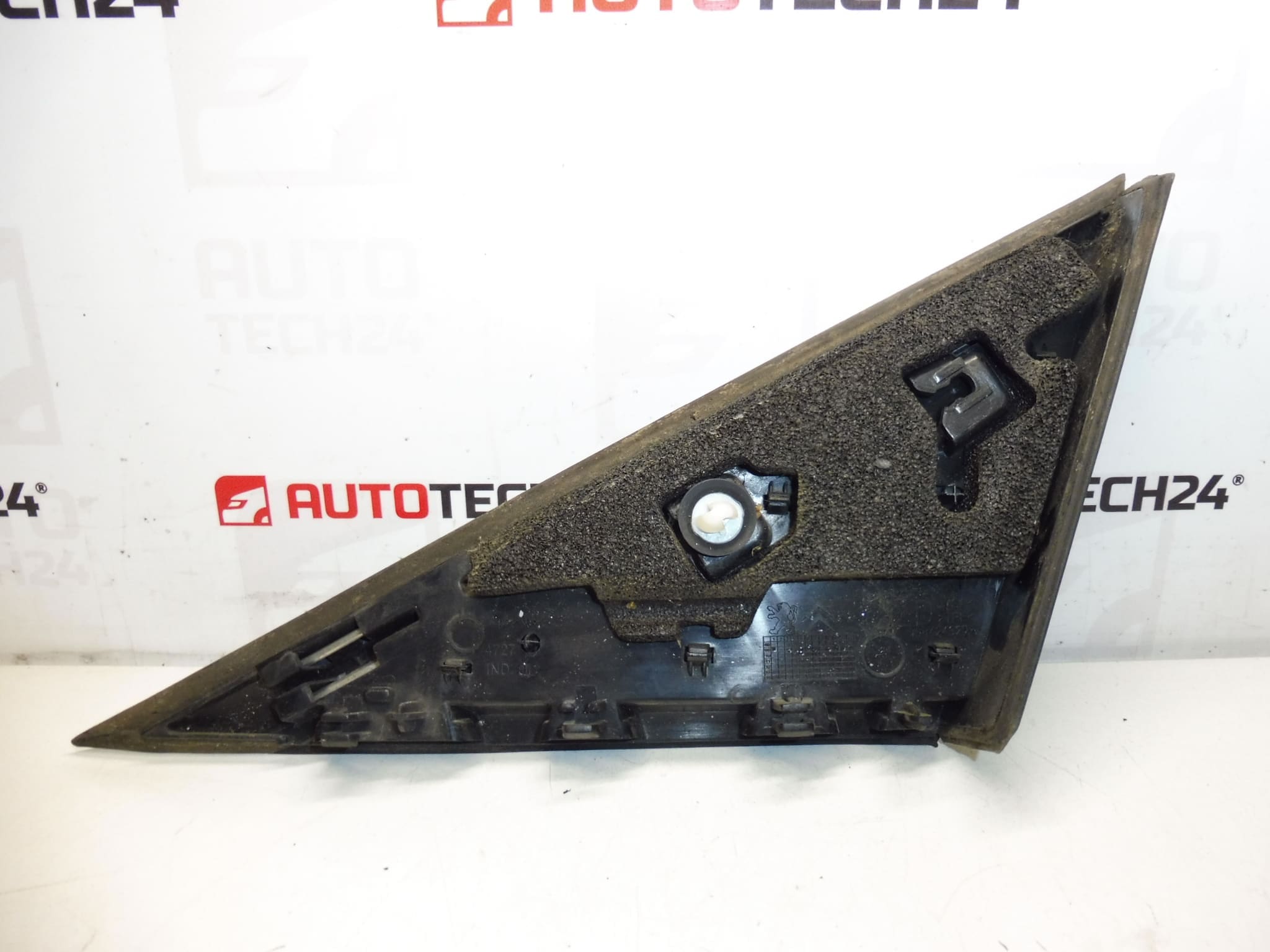 Copertura davanti allo specchietto destro Peugeot 3008 e 5008 96842432XY 9025T0 - immagine 2