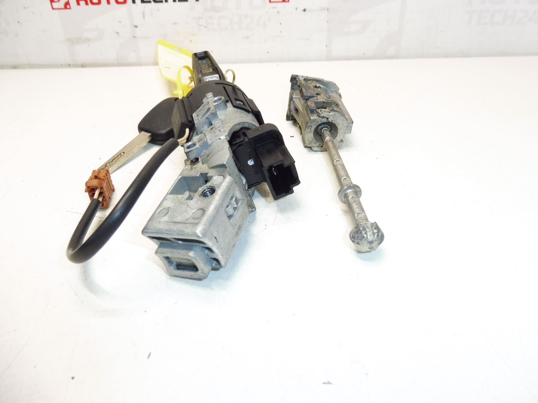 Set di serrature più 2 chiavi Citroen C-Elysée 9678792780 - immagine 2